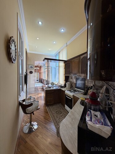 Satılır 4 otaqlı köhnə tikili 140 m², Sahil m., photo 20 from 30
