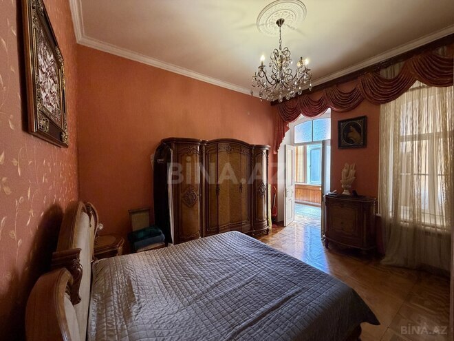 Satılır 4 otaqlı köhnə tikili 140 m², Sahil m., photo 12 from 30