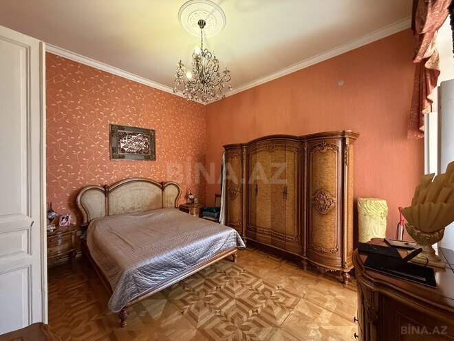 Satılır 4 otaqlı köhnə tikili 140 m², Sahil m., photo 11 from 30