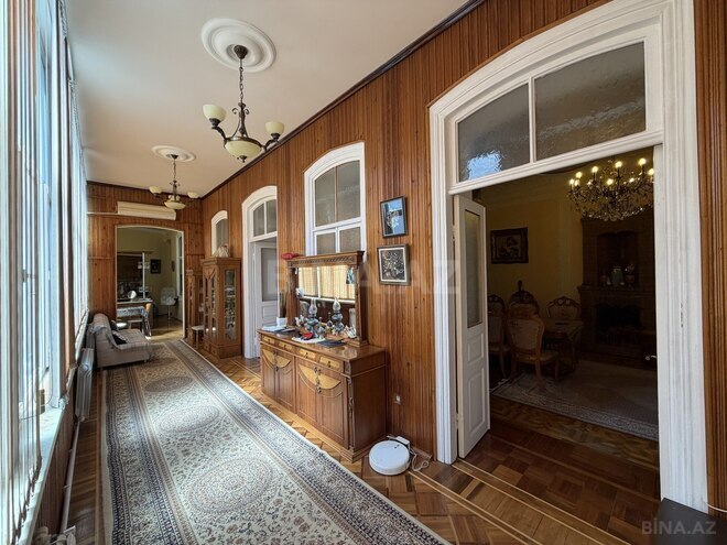 Satılır 4 otaqlı köhnə tikili 140 m², Sahil m., photo 17 from 30