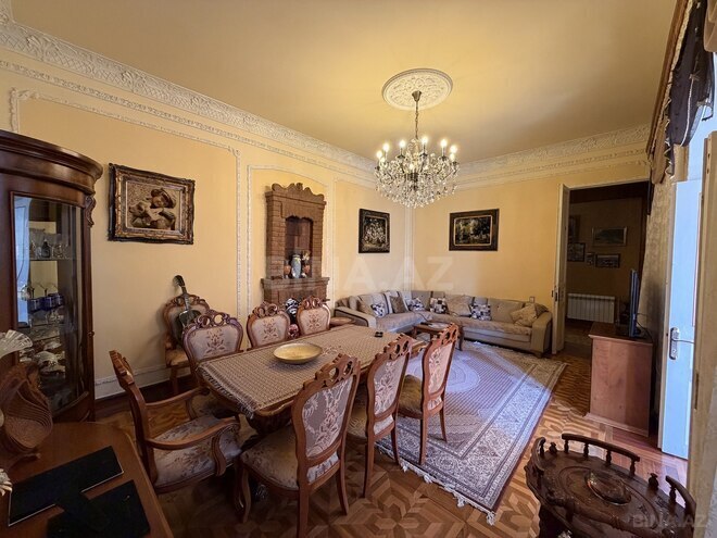 Satılır 4 otaqlı köhnə tikili 140 m², Sahil m., photo 7 from 30
