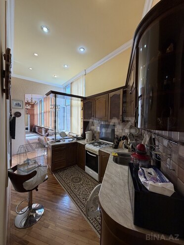 Satılır 4 otaqlı köhnə tikili 140 m², Sahil m., photo 19 from 30