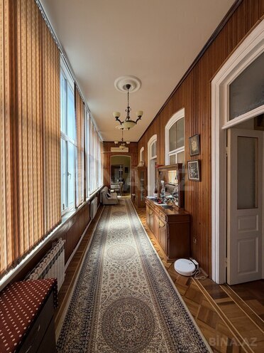 Satılır 4 otaqlı köhnə tikili 140 m², Sahil m., photo 16 from 30