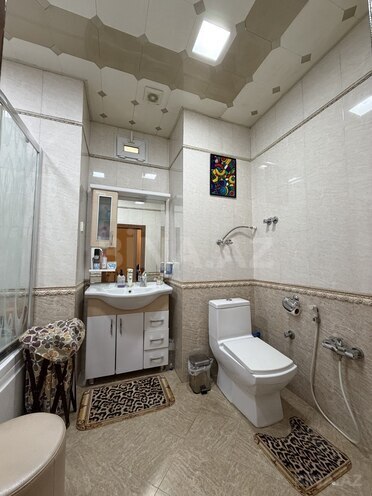 Satılır 4 otaqlı köhnə tikili 140 m², Sahil m., photo 22 from 30