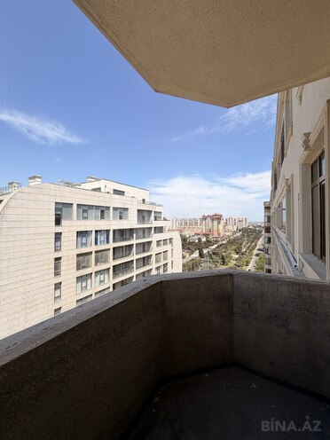 Продаётся 3-комн. новостройка 124 м², м. Кара Караев, photo 11 from 12