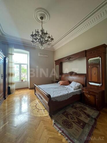 Satılır 4 otaqlı köhnə tikili 180 m², İçəri Şəhər m., photo 18 from 19