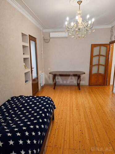 Satılır 2 otaqlı köhnə tikili 50 m², Nəsimi m., photo 1 from 7