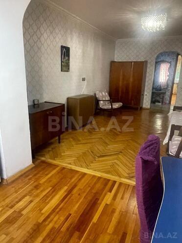Продаётся 2-комн. вторичка 44 м², м. Низами, photo 3 from 9