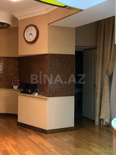 Satılır 4 otaqlı köhnə tikili 110 m², Nizami m., photo 17 from 18