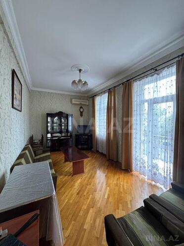 Продаётся 2-комн. вторичка 45 м², м. Элмляр Академиясы, photo 3 from 7