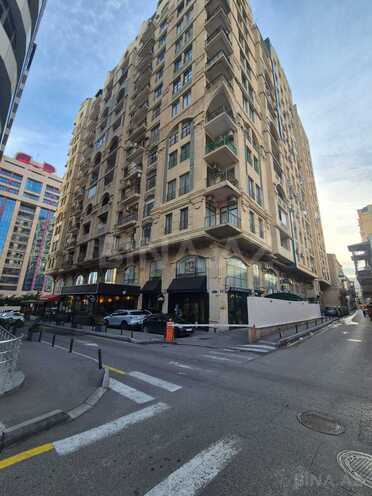 Satılır 3 otaqlı yeni tikili 172 m², Sahil m., photo 1 from 32