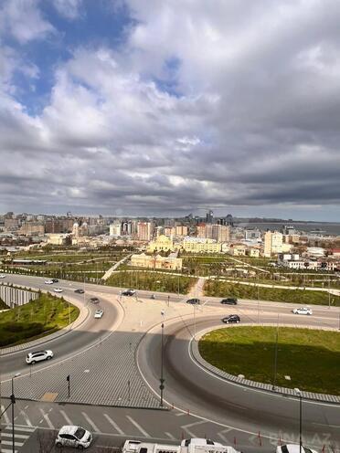 Satılır 3 otaqlı köhnə tikili 85 m², Elmlər Akademiyası m., photo 1 from 16