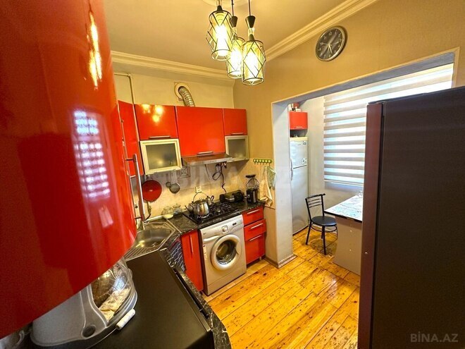 Satılır 2 otaqlı köhnə tikili 65 m², Xalqlar Dostluğu m., photo 8 from 19