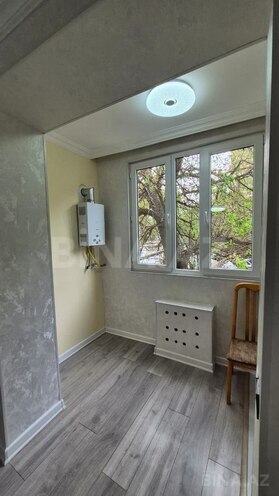 Продаётся 2-комн. вторичка 40 м², м. Иншаатчылар, photo 5 from 9
