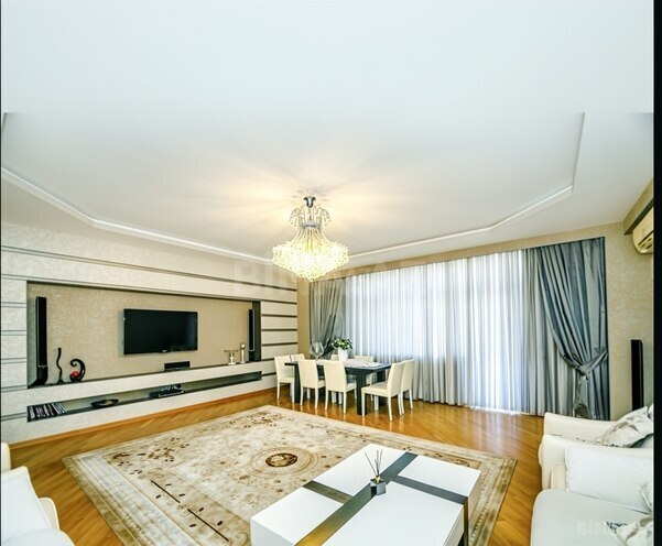 İcarəyə verilir 3 otaqlı yeni tikili 220 m², 28 May m., photo 1 from 12