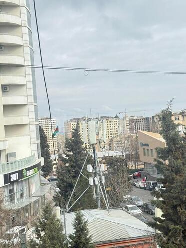 Продаётся 2-комн. вторичка 40 м², м. Элмляр Академиясы, photo 13 from 15
