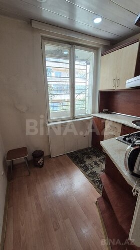 Satılır 1 otaqlı köhnə tikili 30 m², İnşaatçılar m., photo 6 from 9