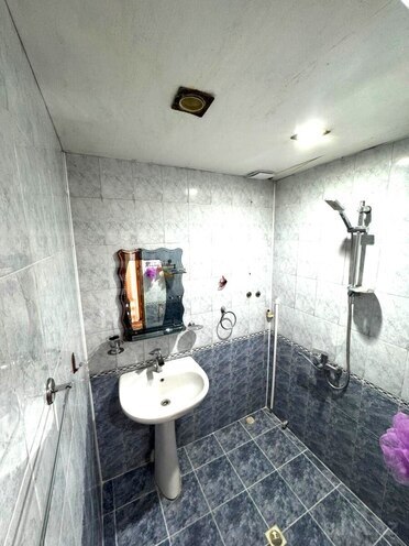 İcarəyə verilir 2 otaqlı köhnə tikili 70 m², Xalqlar Dostluğu m., photo 5 from 7