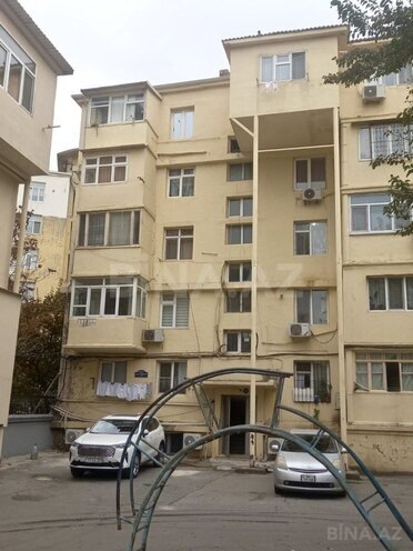 Satılır 1 otaqlı köhnə tikili 35 m², Nizami m., photo 1 from 11