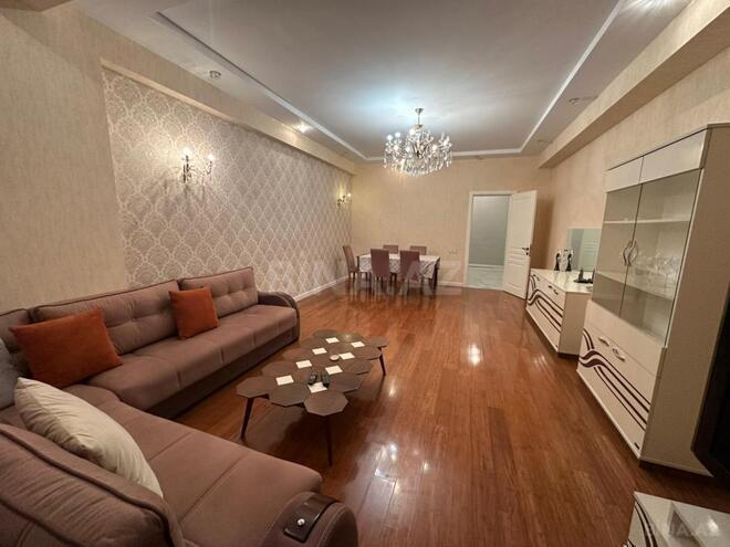Satılır 4 otaqlı yeni tikili 185 m², 28 May m., photo 3 from 18