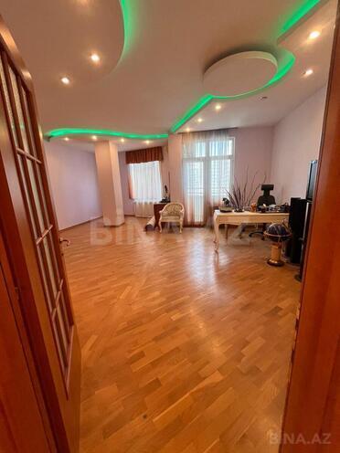 Продаётся 4-комн. новостройка 198 м², м. Низами, photo 1 from 19