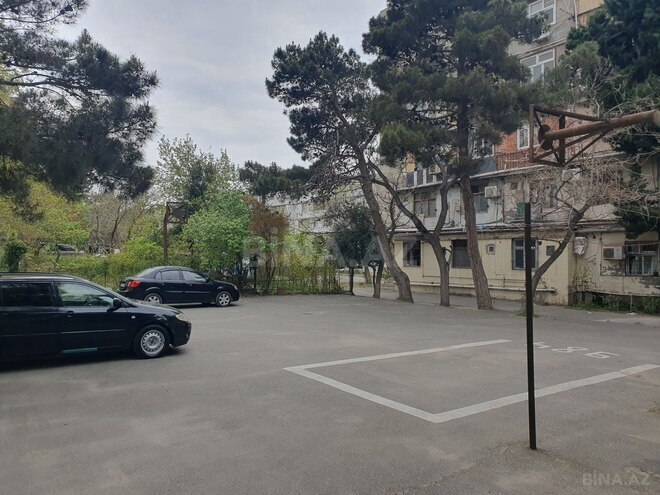 Продаётся 1-комн. вторичка 30 м², м. Кара Караев, photo 3 from 13