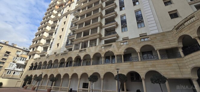 Продаётся 4-комн. новостройка 210 м², м. Низами, photo 1 from 21