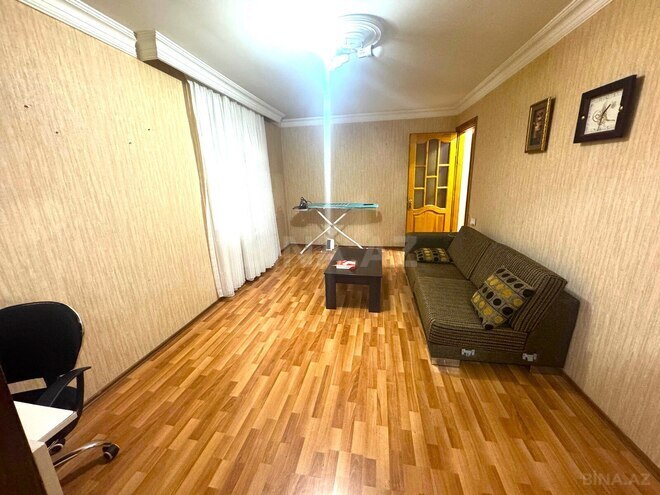 Продаётся 2-комн. вторичка 35 м², м. Нефтчиляр, photo 3 from 11