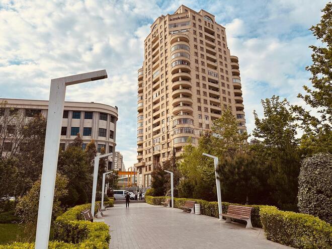 Satılır 6 otaqlı yeni tikili 233 m², 28 May m., photo 1 from 31