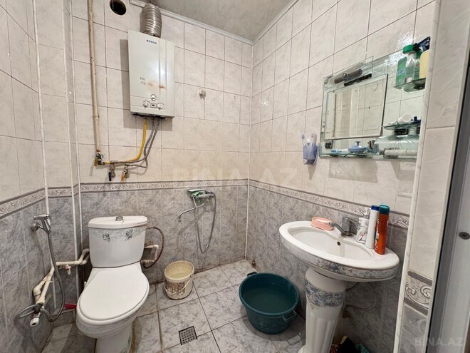 Продаётся 3-комн. вторичка 70 м², м. Нефтчиляр, photo 8 from 9