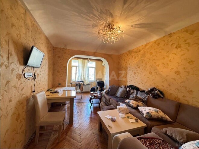 Satılır 2 otaqlı köhnə tikili 50 m², Neftçilər m., photo 1 from 8