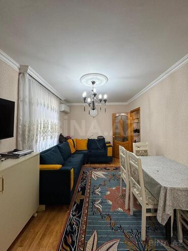 Продаётся 2-комн. вторичка 40 м², м. Нефтчиляр, photo 4 from 17