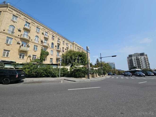 Продаётся 3-комн. вторичка 75 м², м. Ичеришехер, photo 3 from 24