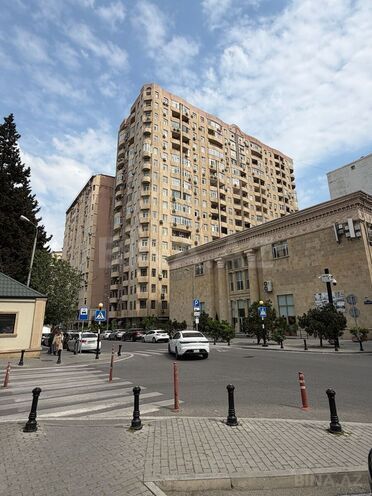 Продаётся 3-комн. новостройка 110 м², м. Низами, photo 1 from 13