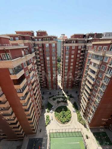 Satılır 5 otaqlı yeni tikili 390 m², 28 May m., photo 1 from 22