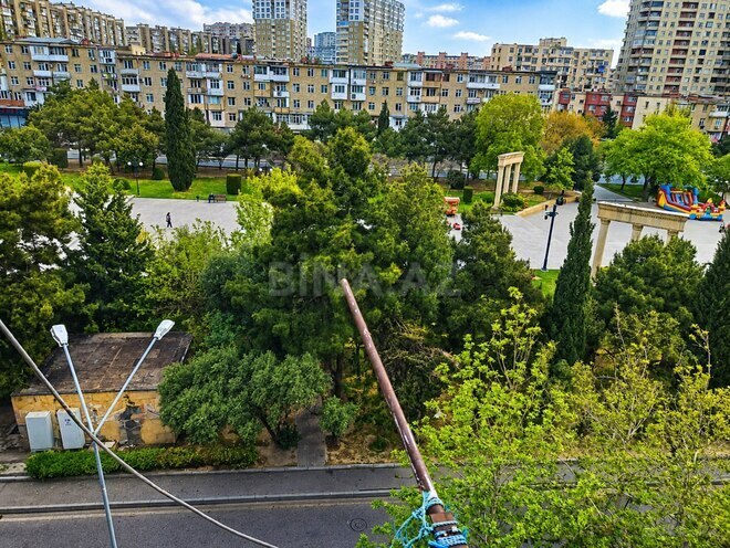 Продаётся 2-комн. вторичка 55 м², м. Халглар Достлугу, photo 1 from 9