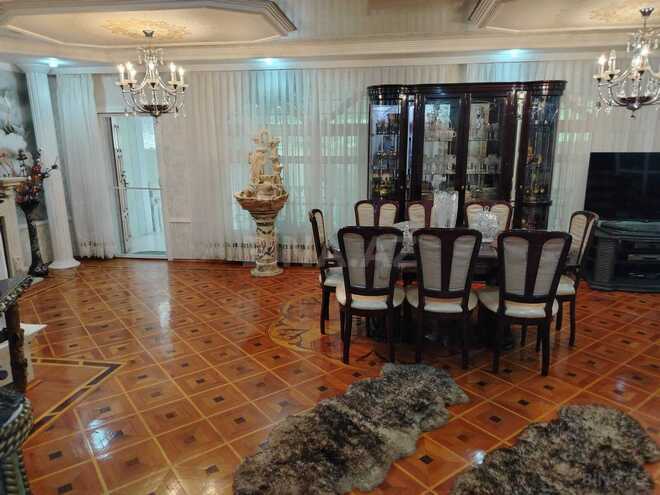 Satılır 5 otaqlı köhnə tikili 140 m², Azadlıq Prospekti m., photo 1 from 13