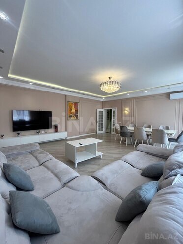 Сдаётся 4-комн. новостройка 210 м², м. Низами, photo 1 from 28