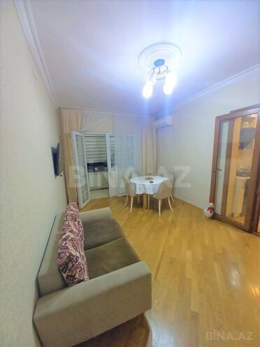 Satılır 2 otaqlı köhnə tikili 45 m², Nərimanov r., photo 1 from 16