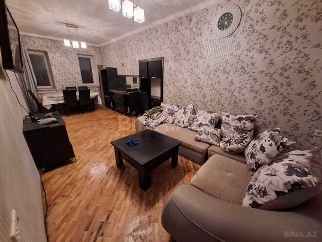 Сдаётся 3-комн. новостройка 80 м², м. Низами, photo 1 from 9