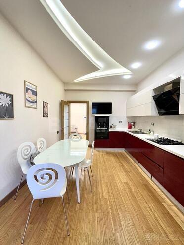 Продаётся 4-комн. новостройка 185 м², м. Низами, photo 12 from 23