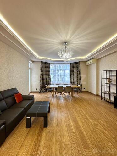 Продаётся 4-комн. новостройка 185 м², м. Низами, photo 1 from 23