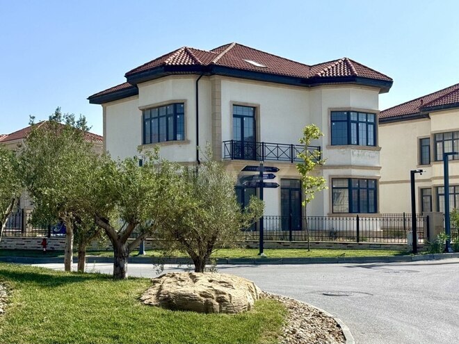 Продаётся 6-комн. дом/дача 390 м², пос. Нардаран, photo 1 from 6