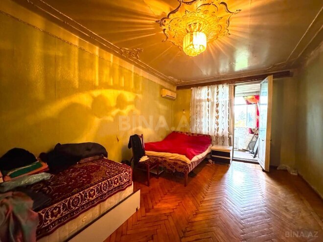 Продаётся 3-комн. вторичка 70 м², м. Нефтчиляр, photo 4 from 9