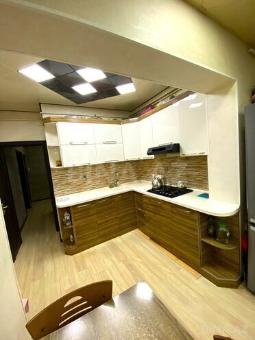Продаётся 3-комн. вторичка 65 м², м. Халглар Достлугу, photo 9 from 13