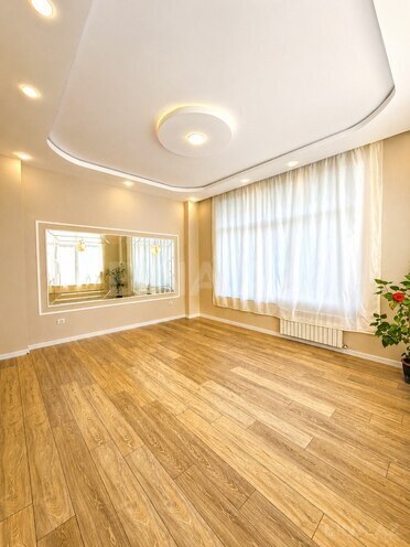 Продаётся 2-комн. новостройка 83 м², м. Кара Караев, photo 1 from 11