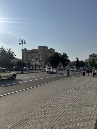 Satılır 4 otaqlı köhnə tikili 100 m², İnşaatçılar m., photo 8 from 22
