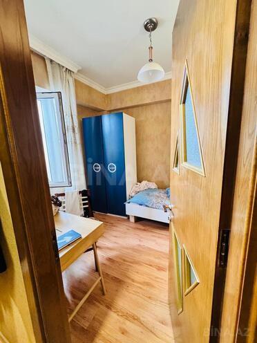Satılır 4 otaqlı köhnə tikili 95 m², İnşaatçılar m., photo 5 from 12