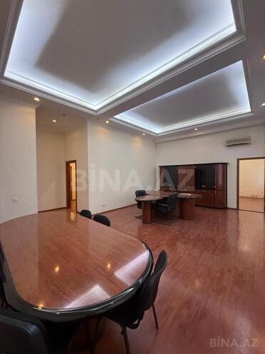 Сдаётся 7-комн. офис 205 м², м. Иншаатчылар, photo 1 from 30