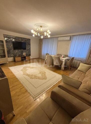 Продаётся 3-комн. вторичка 65 м², м. 28 мая, photo 1 from 6